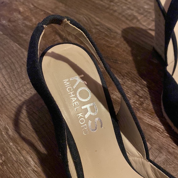 Michael Kors navy blue wedges - Picture 2 of 4